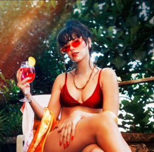 Maielle lança “Repara”, canção inédita com inspirações latinas e batida trap