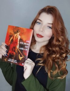 Escritora brasileira lança livro geek, cuja história se passa na Era Viking