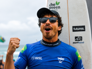 Yago Dora conquista o Vivo Rio Pro 2026 e amplia legado nas ondas de Saquarema
