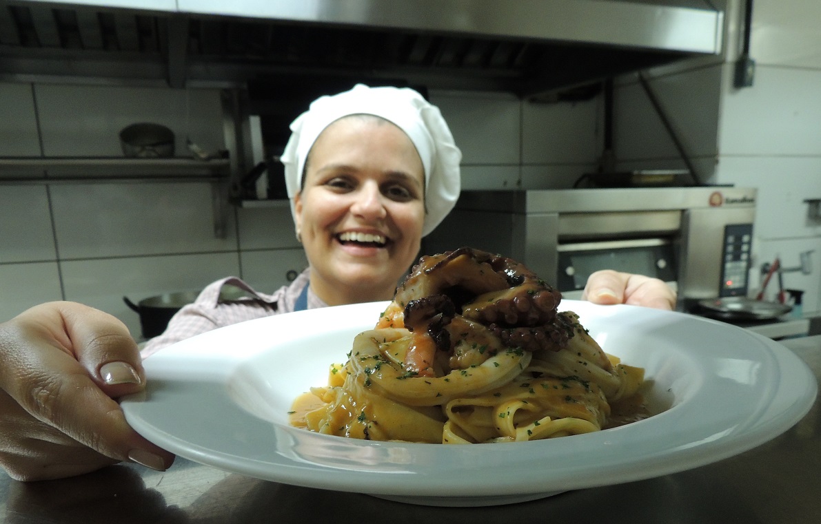 Chef Ju Cesário, à frente da Cantina BuonGiorno, inicia mentoria à profissionais de cozinha