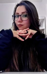No mês do orgulho LGBTQIAPN+, Bruna Ferraroli publica artigo sobre relacionamentos abusivos em casais lésbicos.