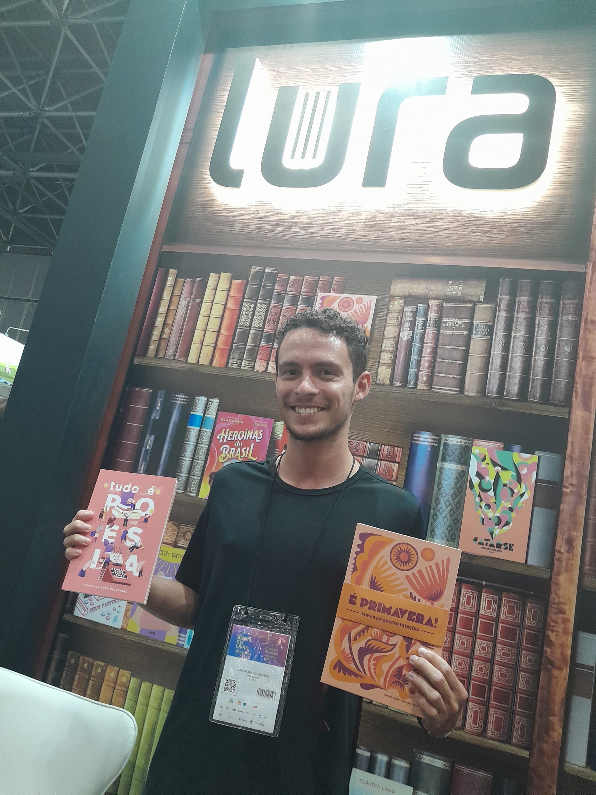 Caio Araújo escritor do interior da Bahia se destaca nos maiores eventos literários de 2023