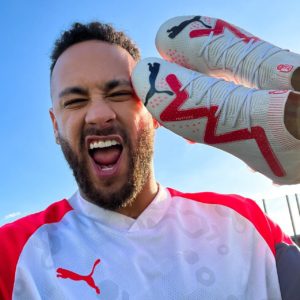 No começo do ano começou a circular a notícia de que Neymar seria pai pela terceira vez. 