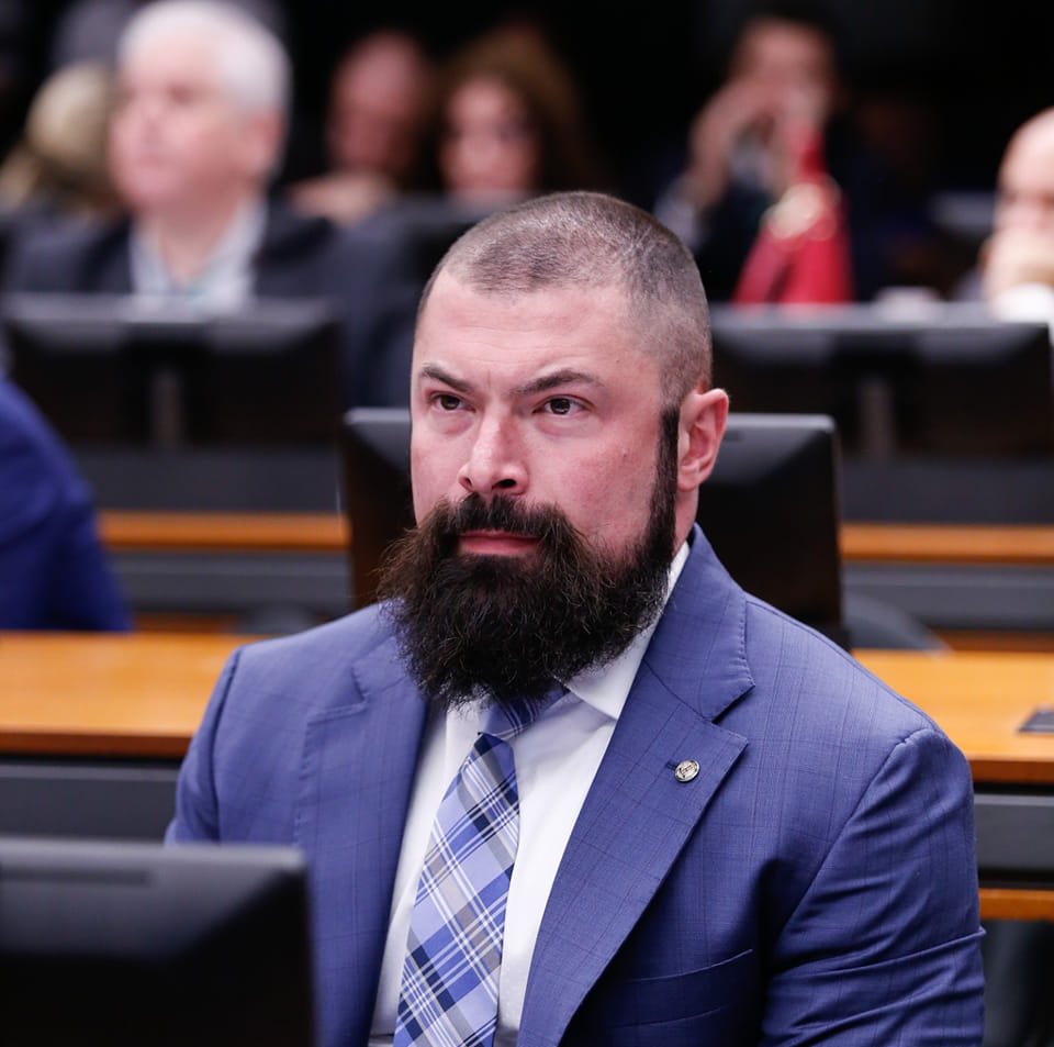 PT recorre à Justiça após deputado associar partido ao narcotráfico em vídeos nas redes