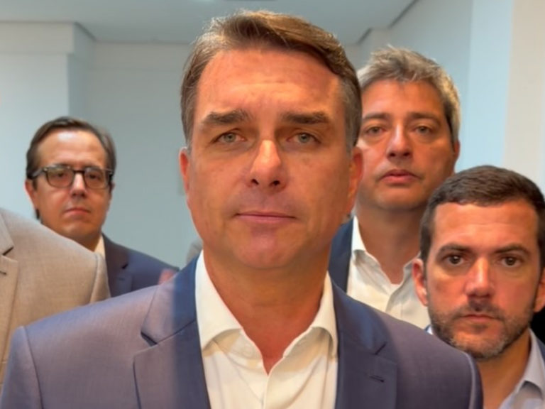 Incentivo a eventos entra na disputa eleitoral e aproxima Flávio de sertanejos